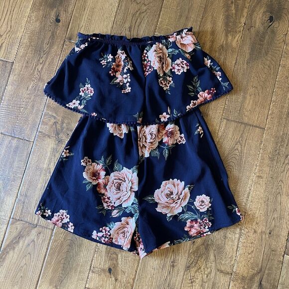 Daytrip Pants - Navy Daytrip Rose Floral Strapless Short Flutter Romper Size XS Juniors/Teen